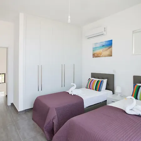 Cyprus In The Sun Nissi Pearl Villas 4 Villa Ayia Napa