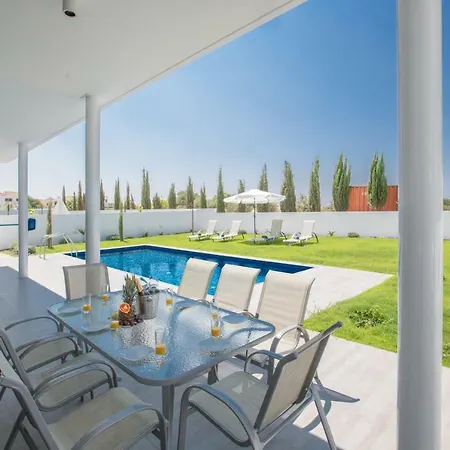 Cyprus In The Sun Nissi Pearl Villas 4 *