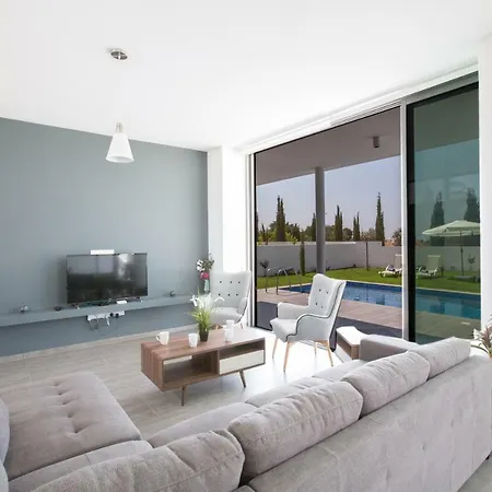 Willa Cyprus In The Sun Nissi Pearl Villas 4 *